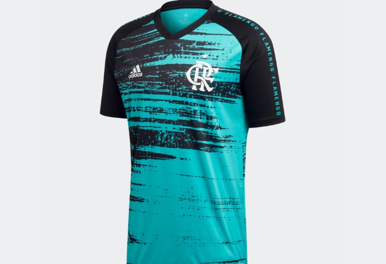 Por "fãs ansiosos", Adidas lança camisa de treino do Flamengo