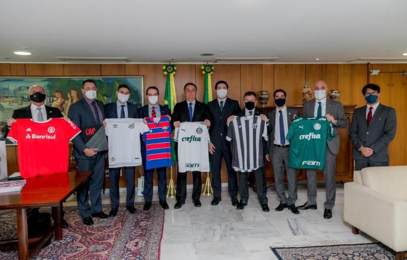 Turner usa MP sem aval dos clubes e incendeia TV no Brasileirão
