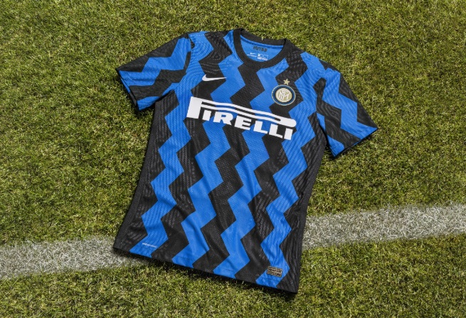 Nike lança camisa da Internazionale com listras em zigue-zague