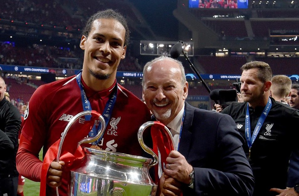 Campeão nacional, continental e mundial, Liverpool trocará CEO
